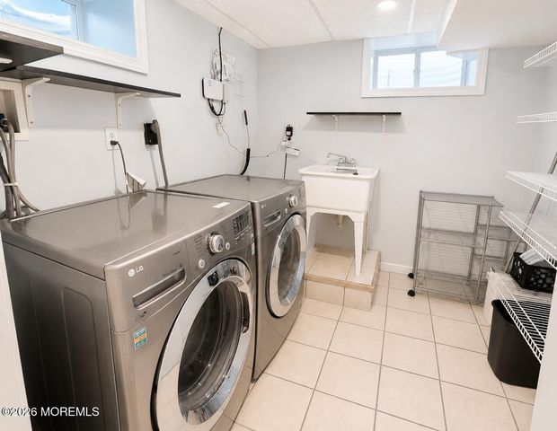 35 Liberty Drive, Dayton, NJ 08810