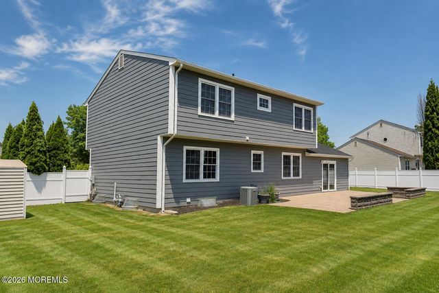 35 Liberty Drive, Dayton, NJ 08810