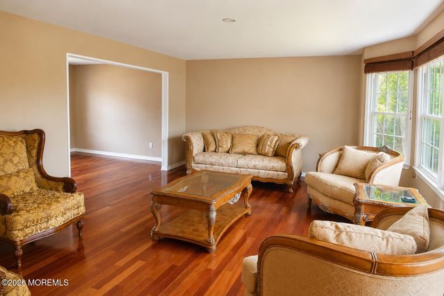 35 Liberty Drive, Dayton, NJ 08810