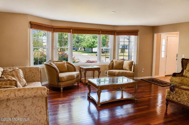 35 Liberty Drive, Dayton, NJ 08810