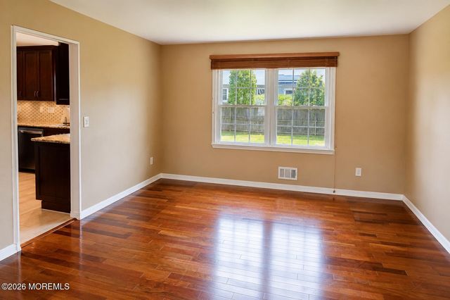 35 Liberty Drive, Dayton, NJ 08810