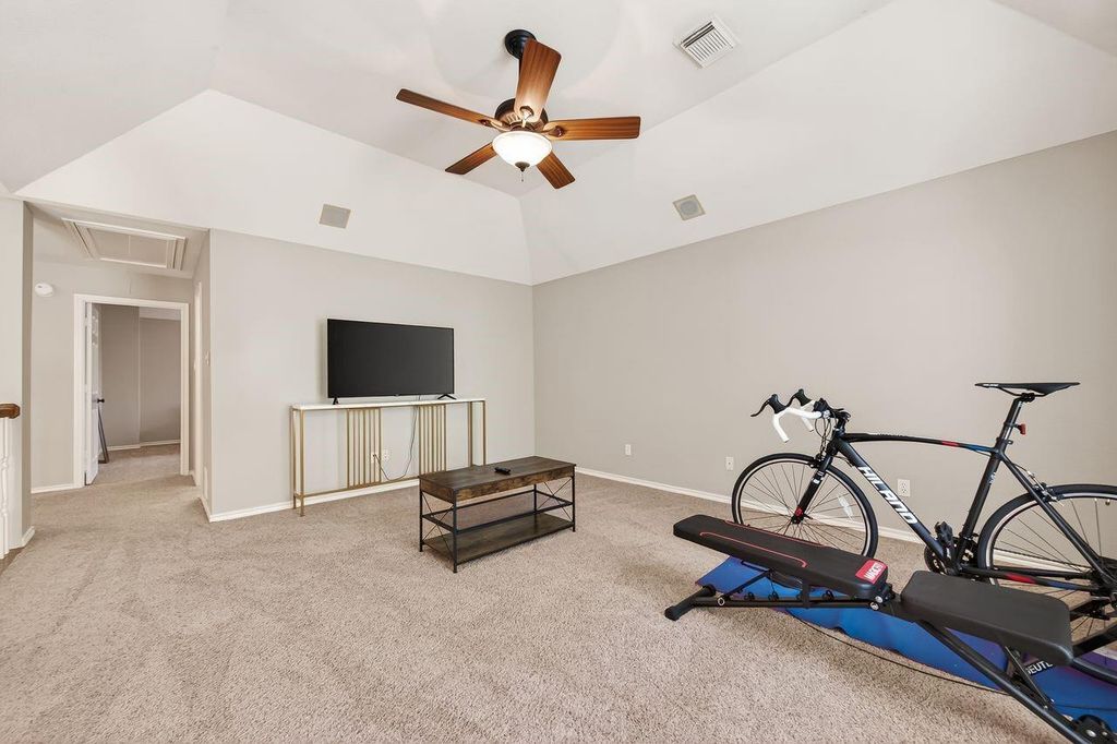 Image 20 of property listing at 4218 Magnolia Lane, Sugar Land, TX 77478