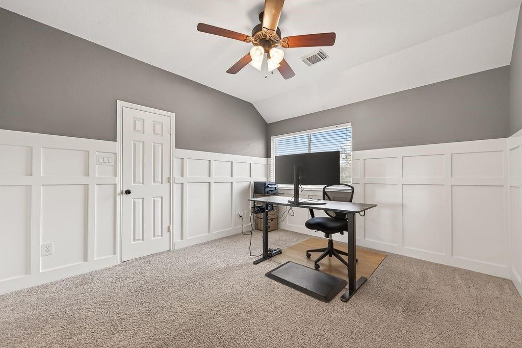 Image 22 of property listing at 4218 Magnolia Lane, Sugar Land, TX 77478