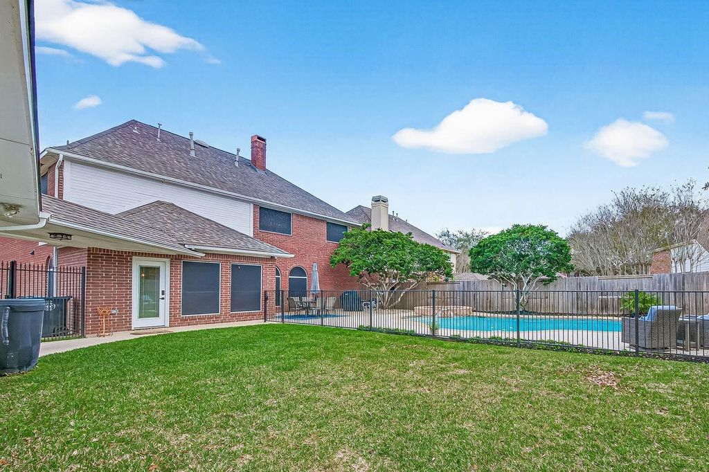 Image 29 of property listing at 4218 Magnolia Lane, Sugar Land, TX 77478