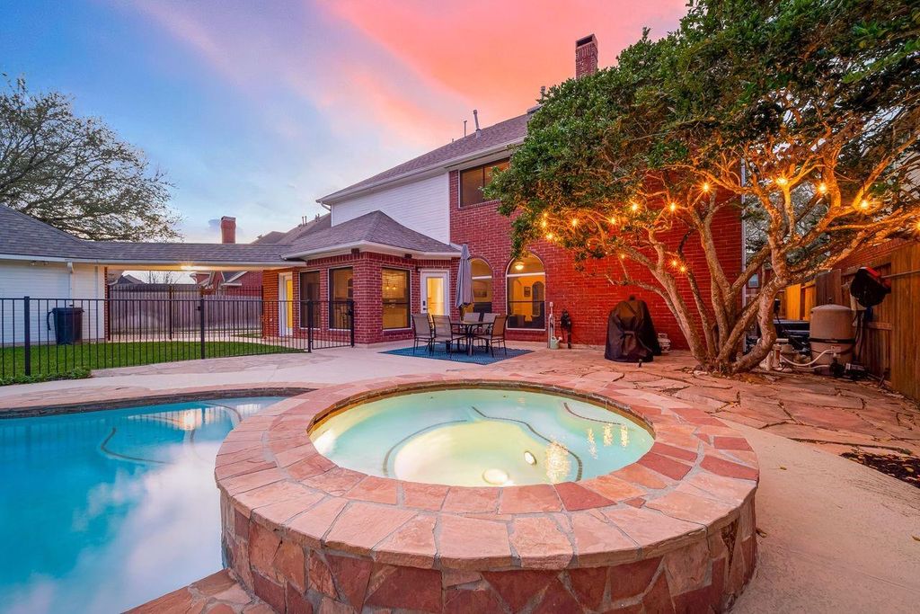 Image 30 of property listing at 4218 Magnolia Lane, Sugar Land, TX 77478