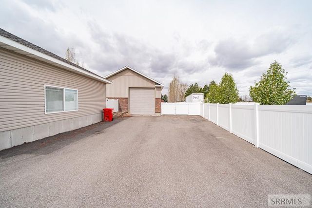 195 N 3806 E, Rigby, ID 83442