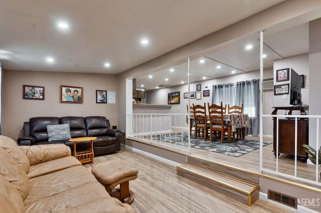 345 Woodland Drive, Wofford Heights, CA 93285