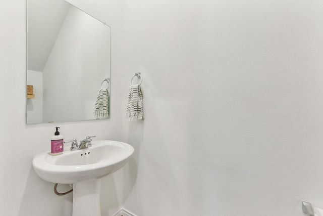 5908 Eden DR, Austin, TX 78747