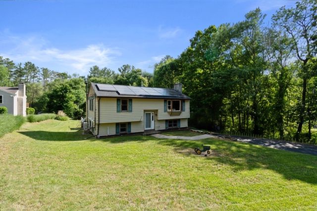 198 Lower Gore Rd, Webster, MA 01570
