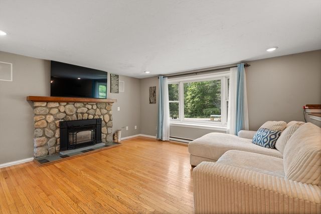 198 Lower Gore Rd, Webster, MA 01570