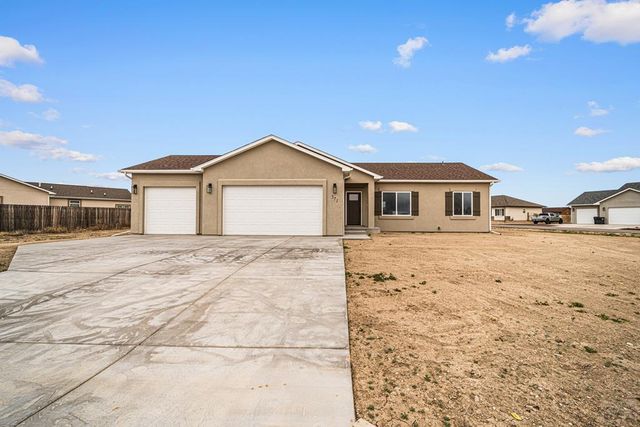 571 N Campbell Dr, Pueblo West, CO 81007