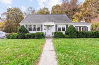 105 Overlook Avenue, Colonie, NY 12110