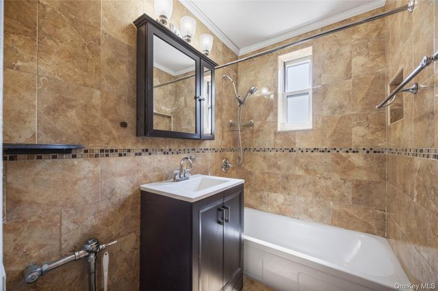 1304 Midland Avenue C20, Yonkers, NY 10704