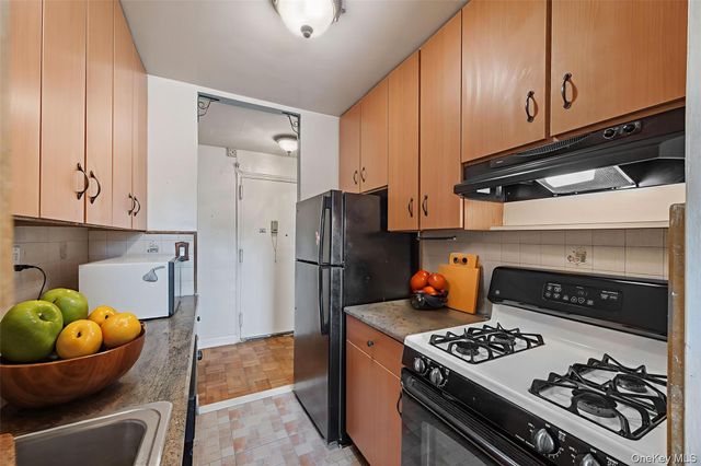 1304 Midland Avenue C20, Yonkers, NY 10704