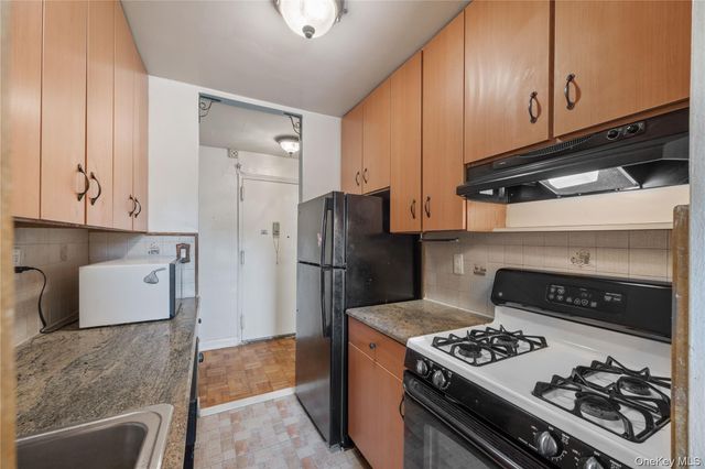 1304 Midland Avenue C20, Yonkers, NY 10704