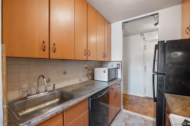 1304 Midland Avenue C20, Yonkers, NY 10704