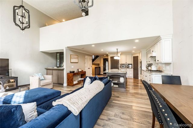 5467 Bristol Parke Drive, Clarkston, MI 48348