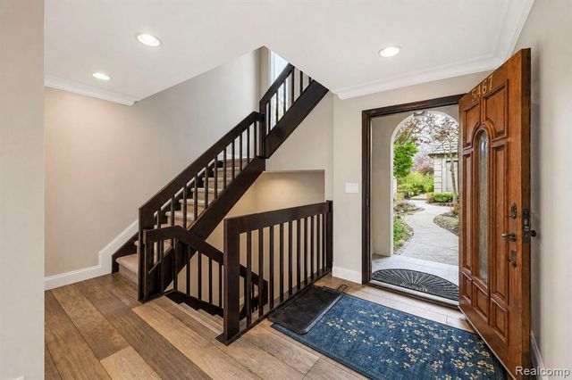 5467 Bristol Parke Drive, Clarkston, MI 48348