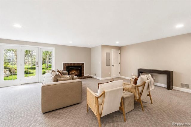 5467 Bristol Parke Drive, Clarkston, MI 48348