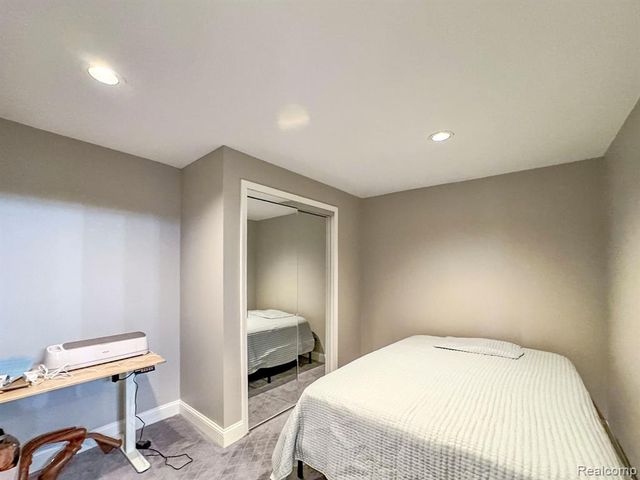 5467 Bristol Parke Drive, Clarkston, MI 48348
