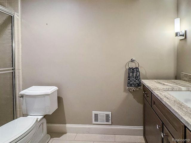 5467 Bristol Parke Drive, Clarkston, MI 48348