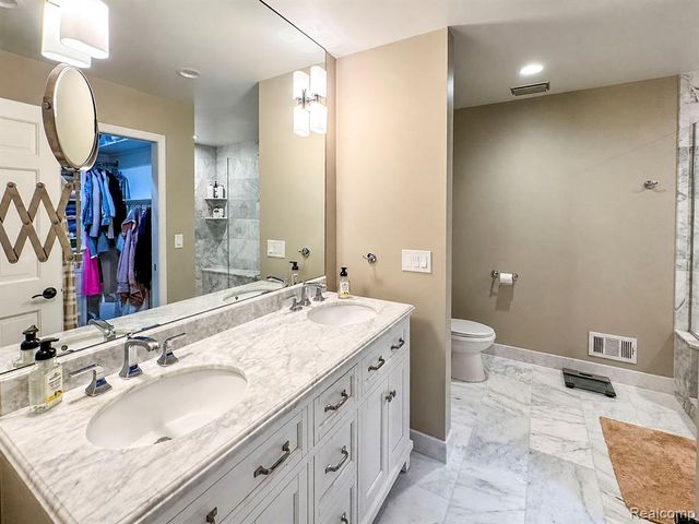 5467 Bristol Parke Drive, Clarkston, MI 48348