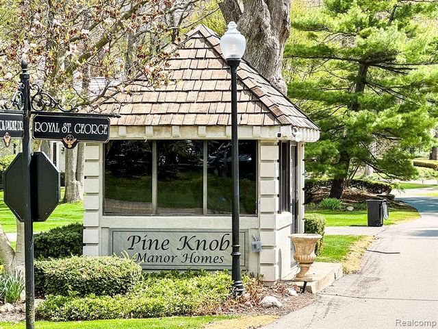 5467 Bristol Parke Drive, Clarkston, MI 48348