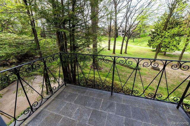 5467 Bristol Parke Drive, Clarkston, MI 48348