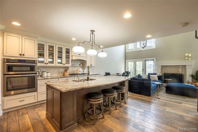 5467 Bristol Parke Drive, Clarkston, MI 48348