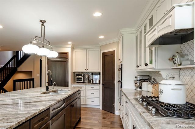 5467 Bristol Parke Drive, Clarkston, MI 48348