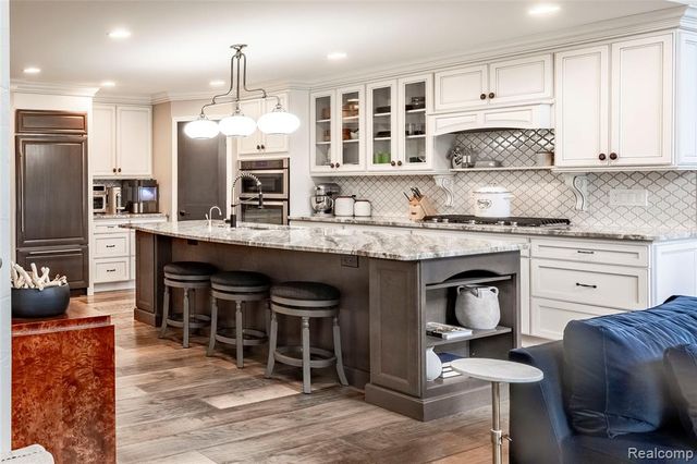 5467 Bristol Parke Drive, Clarkston, MI 48348