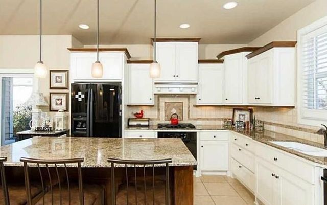2590 E Carnation Court, Fayetteville, AR 72703