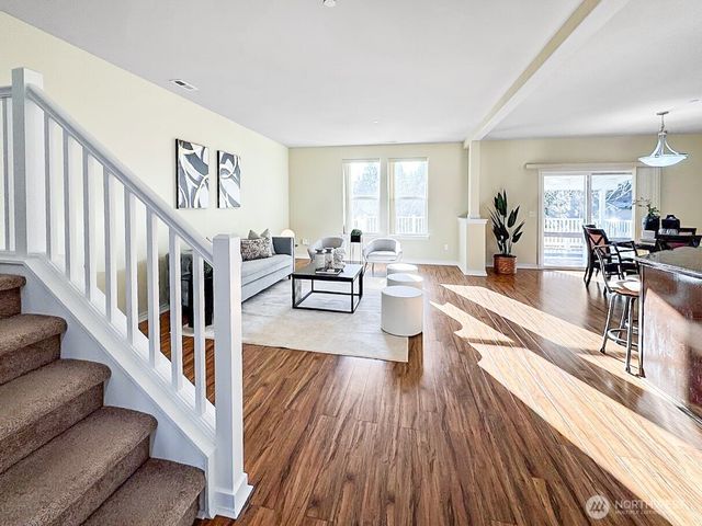 1615 Redmond Ct NE, Renton, WA 98055