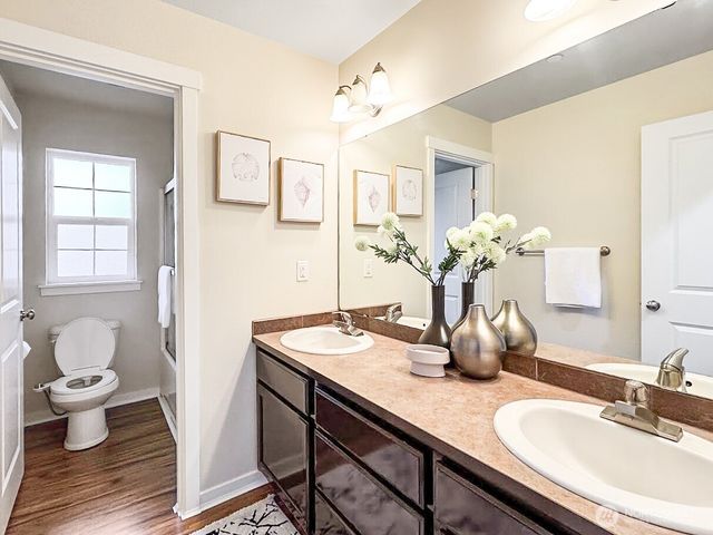 1615 Redmond Ct NE, Renton, WA 98055