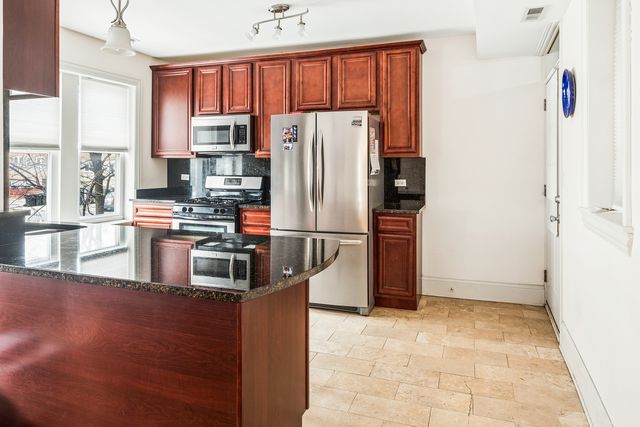 2656 W Lunt Avenue 1, Chicago, IL 60645