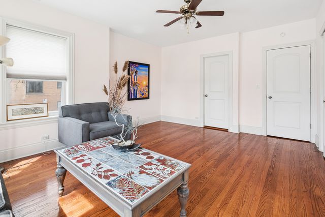 2656 W Lunt Avenue 1, Chicago, IL 60645