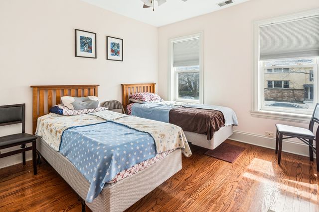 2656 W Lunt Avenue 1, Chicago, IL 60645