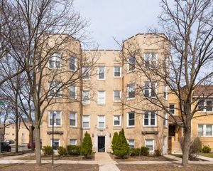 2656 W Lunt Avenue 1, Chicago, IL 60645