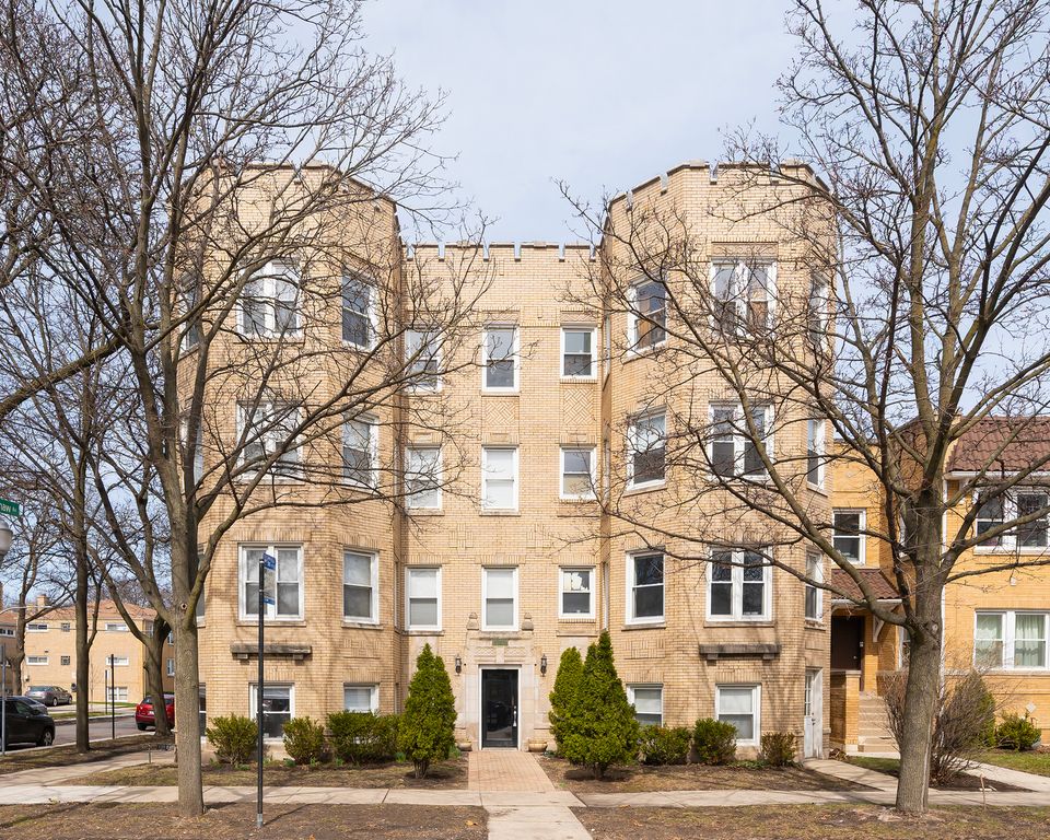 2656 W Lunt Avenue 1, Chicago, IL 60645