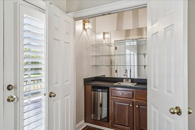 8710 SOMERSET LN, Germantown, TN 38138