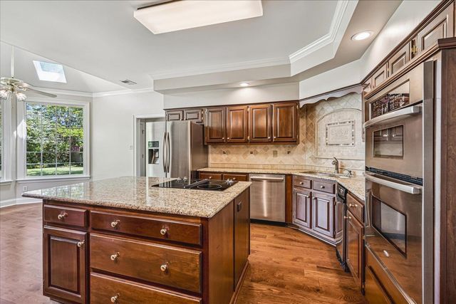 8710 SOMERSET LN, Germantown, TN 38138