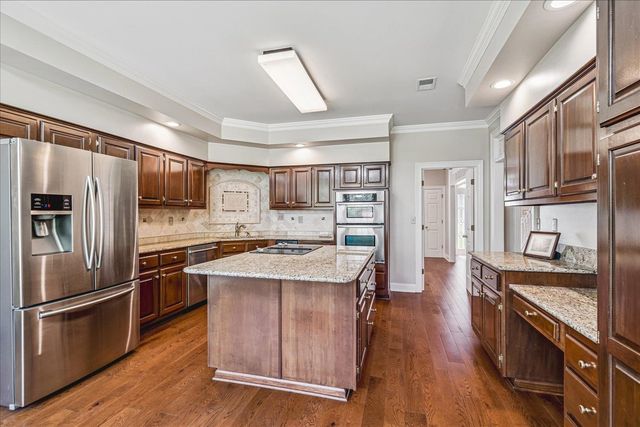 8710 SOMERSET LN, Germantown, TN 38138