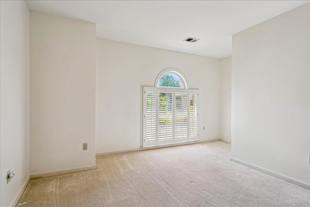 8710 SOMERSET LN, Germantown, TN 38138