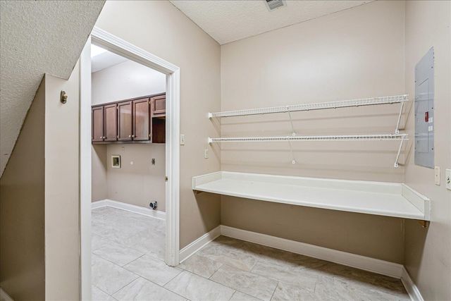 8710 SOMERSET LN, Germantown, TN 38138