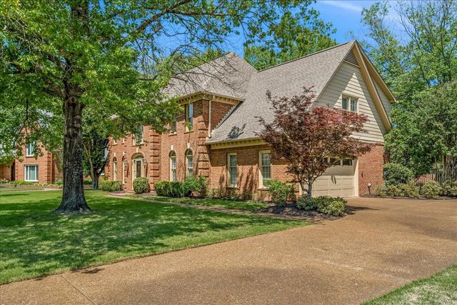 8710 SOMERSET LN, Germantown, TN 38138