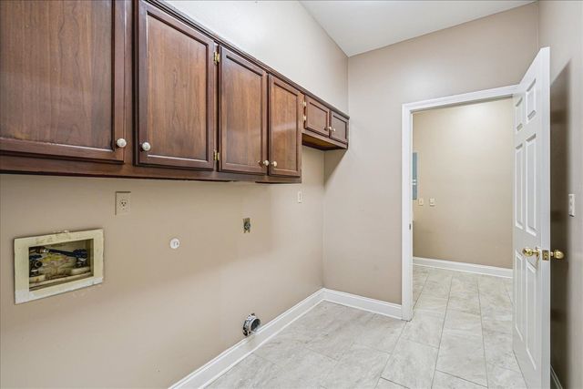 8710 SOMERSET LN, Germantown, TN 38138