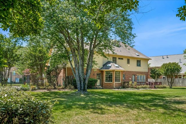 8710 SOMERSET LN, Germantown, TN 38138