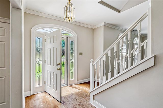 8710 SOMERSET LN, Germantown, TN 38138