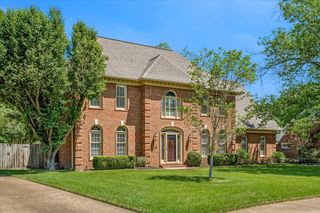8710 SOMERSET LN, Germantown, TN 38138
