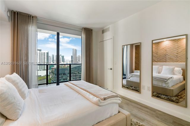55 SW 9th St 2301, Miami, FL 33130